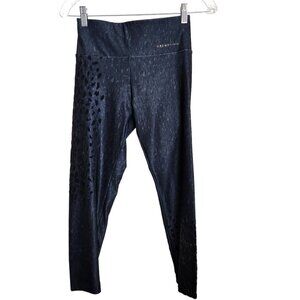 OYSHO Fitness Womens Leggings‎ Camps Size Small Black Velvet Details Scales